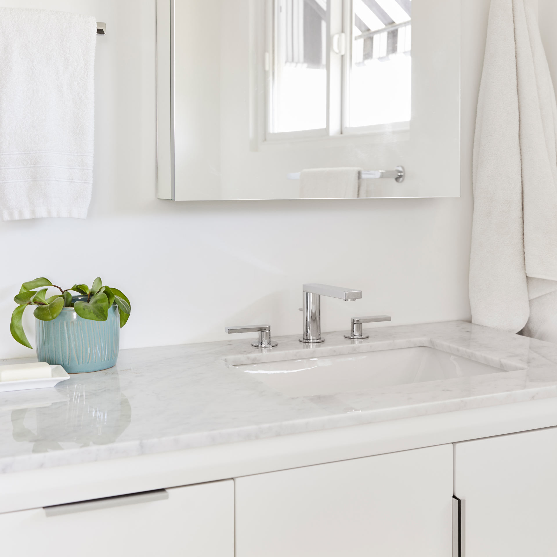 Guest Bathroom Remodel Ideas & Layout Tips